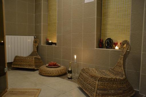 Hotel Condor - Housity