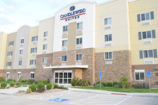 Candlewood Suites Independence, an IHG Hotel - Housity