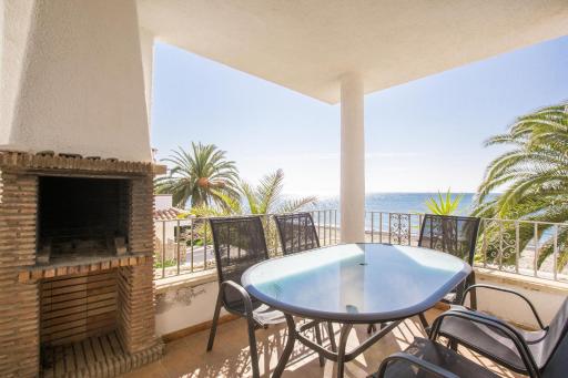Mistral Seafront up. Vistas al Mar - Housity