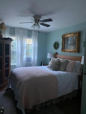 Chic Cottage 1.7 miles to Downtown Highlands - Housity