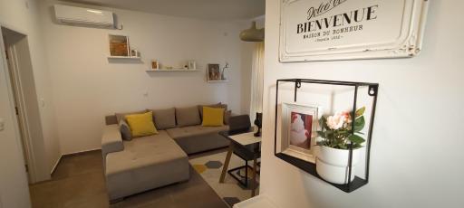 La Dolce Vita - Housity