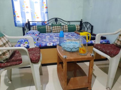Shri Niwas,Room B with Private Bathroom & Common Toilet - Housity