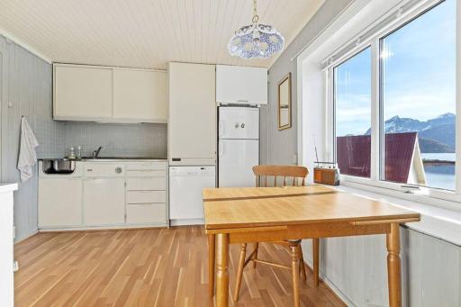 Panoramic seaview house and cabin by the sea - Housity