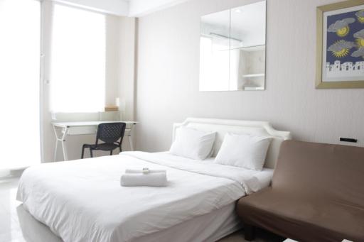 Bright Studio Room at Dago Suites Apartment near ITB By Travelio - Housity