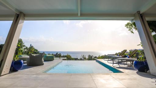 Villa 5* avec piscine et vue mer exceptionnelle - Housity