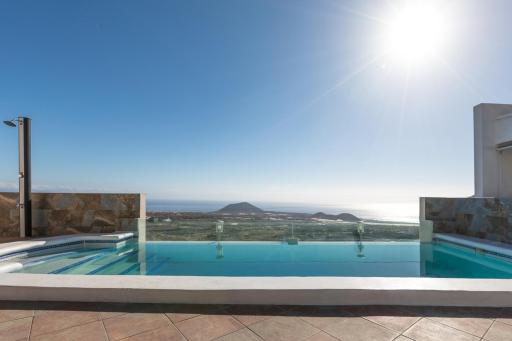 JVG VILLAS - Villa Carolina - Housity