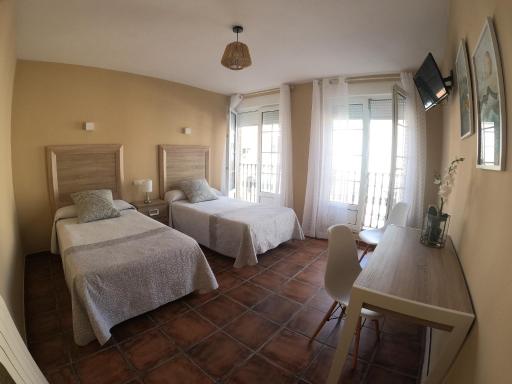 Hostal Santiago - Housity