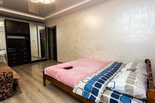 Подобово в Центрі поряд ЖД - Housity