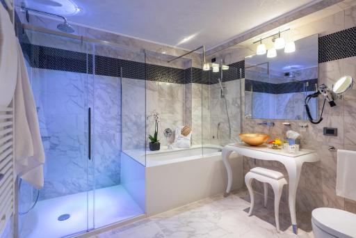Carnival Palace - Venice Collection - Housity