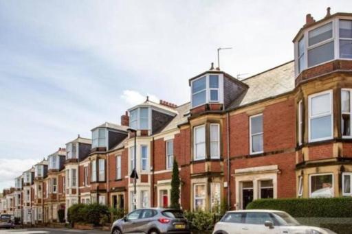 2 Bedroom Apartment, Jesmond - Great location! - Housity