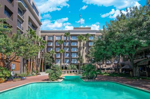 Hotel Lucerna Tijuana - Housity
