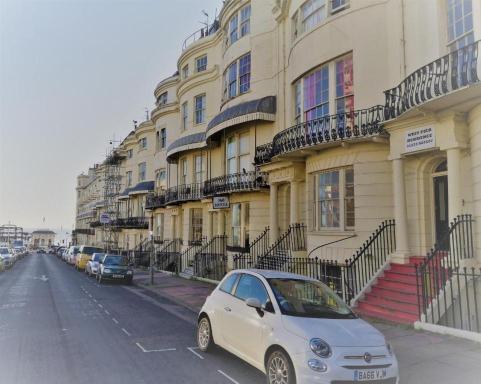 The West Pier Residence - Housity
