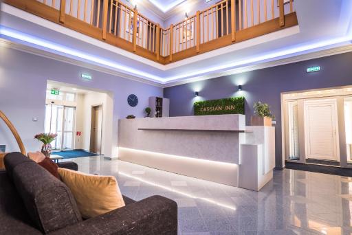 Cassian Inn - Housity