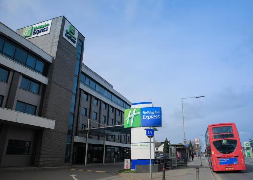 Holiday Inn Express London Heathrow T5, an IHG Hotel - Housity