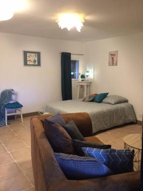 La pierre rouge - Housity