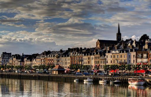 Trouville sur mer vue sur la Touque - Housity
