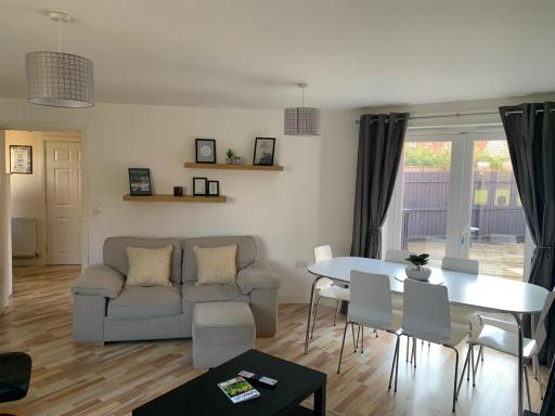 Silver Stag Properties, Spacious 3 BR Haven - Housity