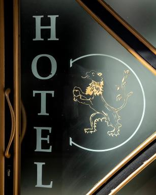 Leon D'Oro - Housity