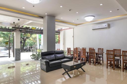Yellowbell Hotel - Housity