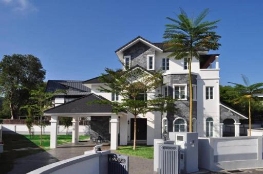 Turf Resort Penang - 6 Bedrooms Bungalow - Housity