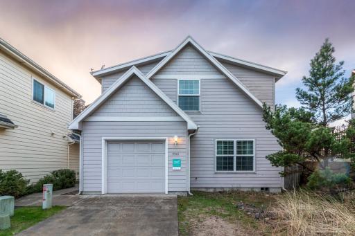 Beach Nest, Fantastic dog friendly with a hot tub, Easy beach access - Housity