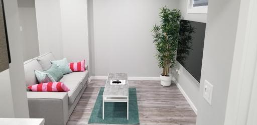 Luxurious 2 bedroom basement suite - Housity