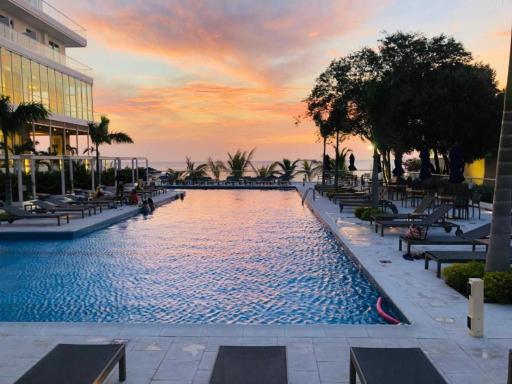 Loft de Lujo - Wifi, piscina y mar - Housity