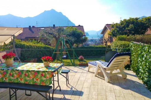 Feel at Home - LETIZIA LAKE HOUSE - Housity