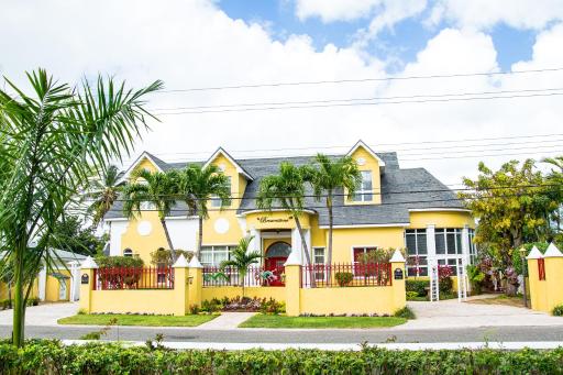 Brownstone Guesthouses - Housity