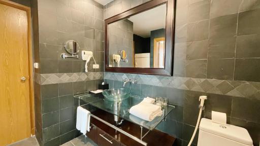 Pacific Place Serviced Apartment - Housity