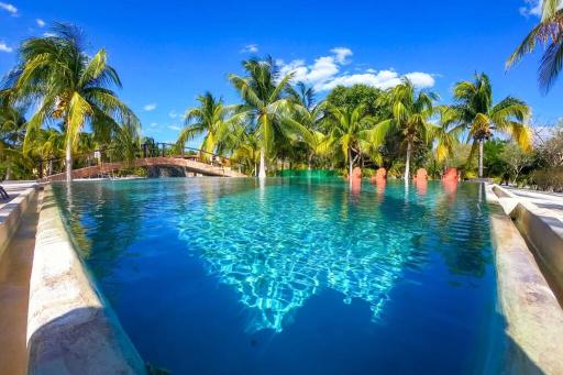 PRECIOSA VILLA FRENTE AL MAR - Housity