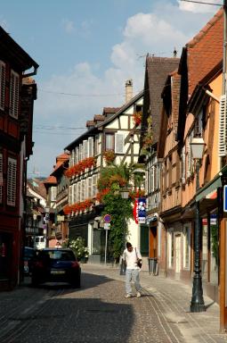 A la Maison Rouge Hôtel & Restaurant - Housity