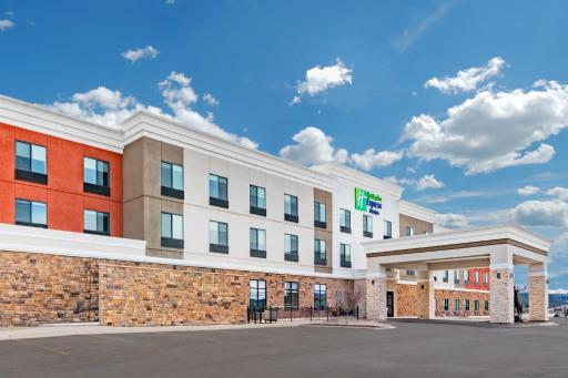 Holiday Inn Express & Suites Trinidad by IHG - Housity