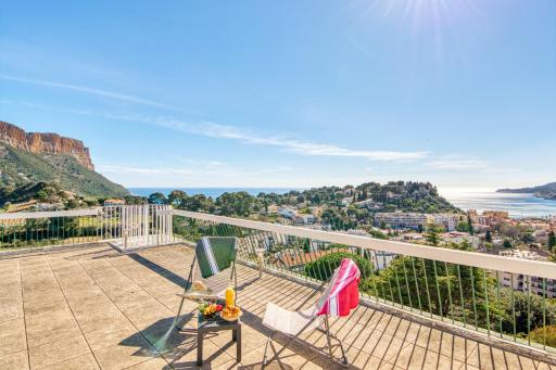 Stunning flat with terrace & pool 7 min from the beach in Cassis - Welkeys - Housity