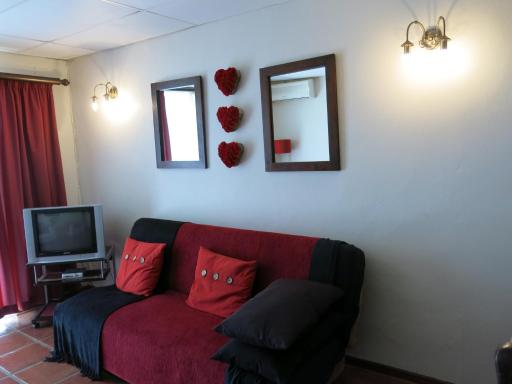 Welcome to A Cherry Lane Self Catering and B&B - Housity