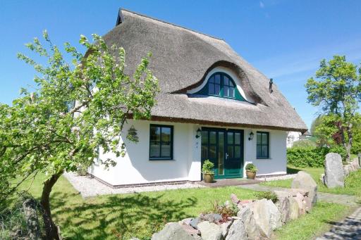 strandnahe Idylle am Meer, private Badestelle, Strandkorb - Gutshof Ostseeblick - Housity
