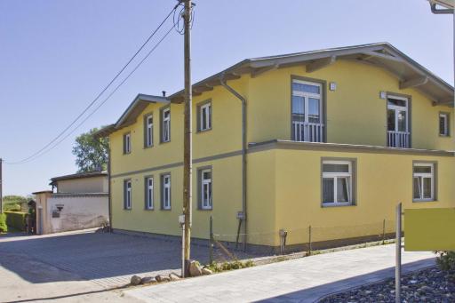 F-1069 Strandhaus Göhren FeWo 05 strandnah, Gartennutzung - Housity