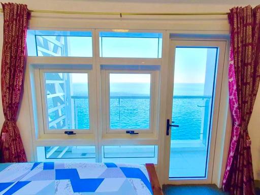 Grand Condo-Hotel with Breathtaking Seaside Views in Lapu-Lapu, Cebu - Housity