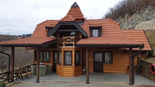 Domacinstvo Zaric - Housity