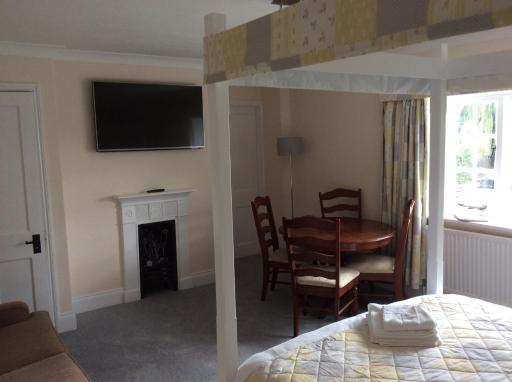 The Highwayman Hotel - Housity