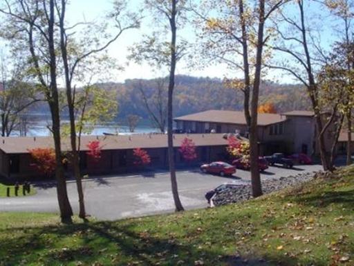Tygart Lake Lodge - Housity
