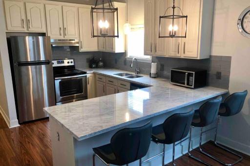 3 BR - Sleeps 12! Catch Sunset on Lake Ponchartrain - Housity