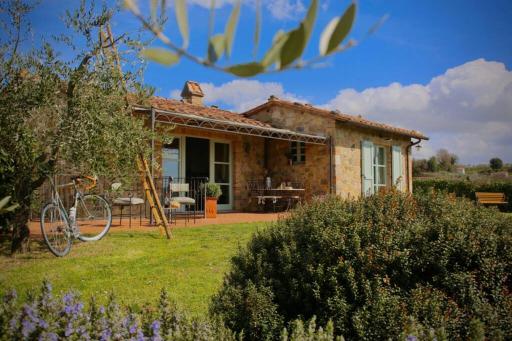 La Casina della Quercia, Your Tuscan Oak Tree House - Housity