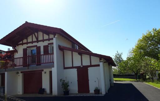 Appartement en rez de chaussee de maison - Housity