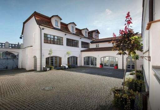 Cozy Apartment in the Monastery - Housity