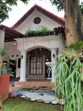 OMAH LUMUT Malang, Best Family Villa 3 Bedrooms Free Pool Kolam Renang - Housity
