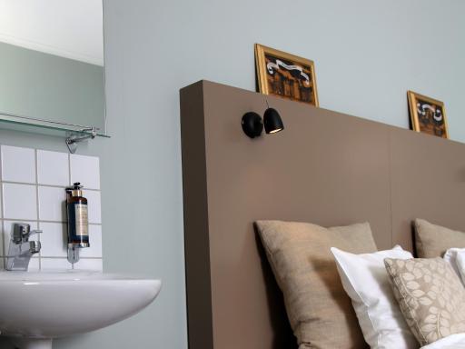 Gripsholms BnB - Housity