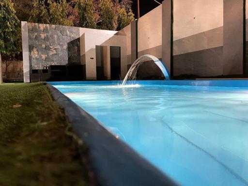 Holy River Hotel - Housity