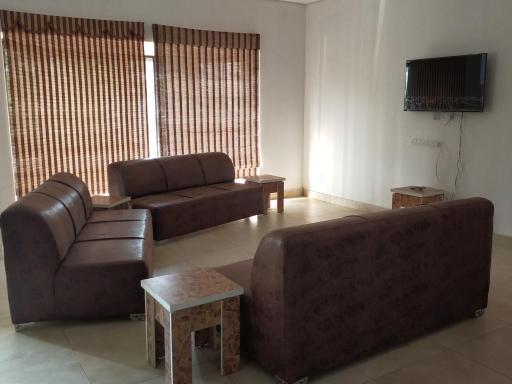 24 Hour Electricity TA Gardens Entire 3 Bedroom Bungalow - Housity