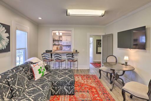 Charming and Walkable Fairport Village Apartment! - Housity